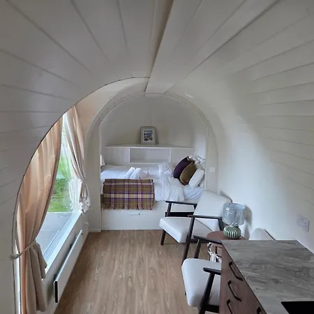 Courtyard & Luxury Dingle